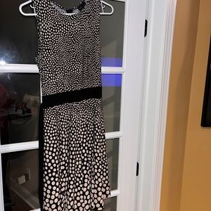 women’s belted polkadot, dress, classic style, size 4